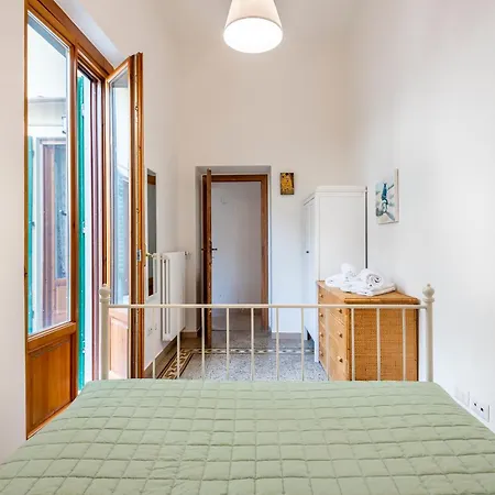 Apartment Garden In Florence